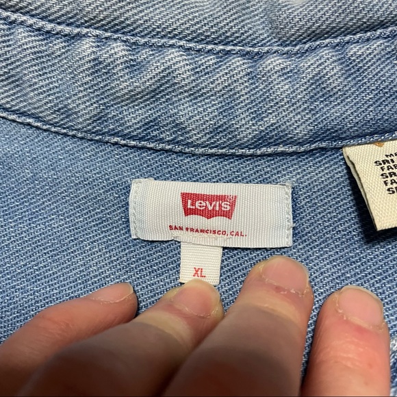 Levi’s Distressed Casual Light Wash Denim Jean Jackets Button Up Closure Size XL - Picture 4 of 7